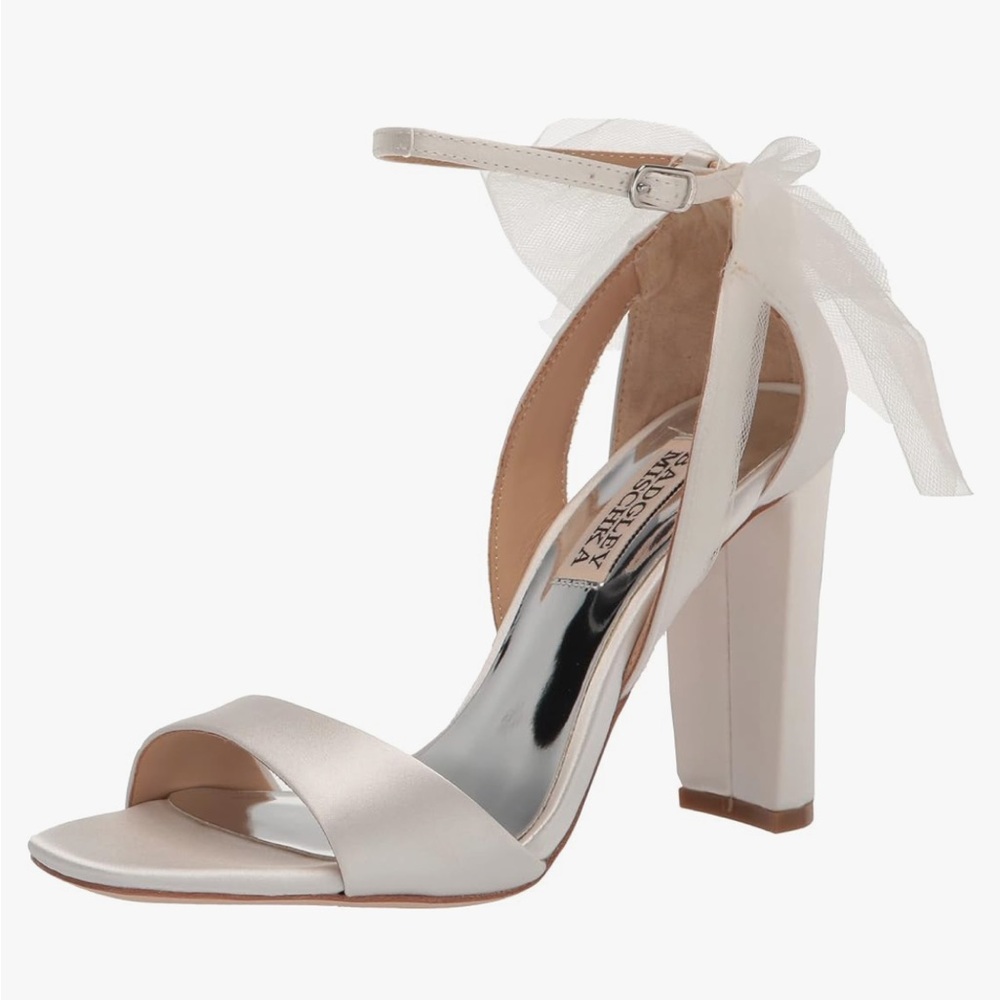 Badgley Mischka Kim Mesh Bow Block Heel in Ivory / 8.5